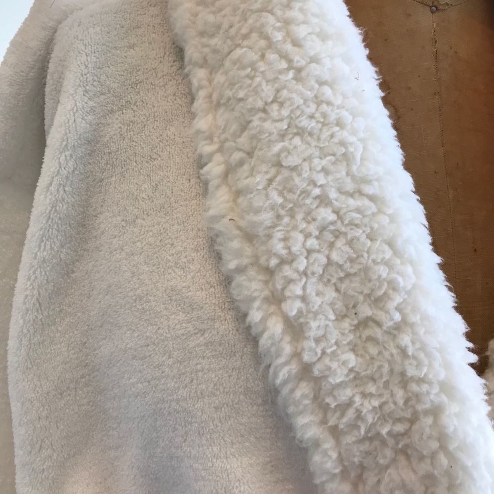 Pottery Barn Robe - Picture 5 of 8